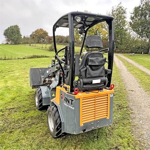 Giant D254SW - Мини-погрузчик с бортовым поворотом: фото 5 Giant D254SW - Мини-погрузчик с бортовым поворотом: фото 5