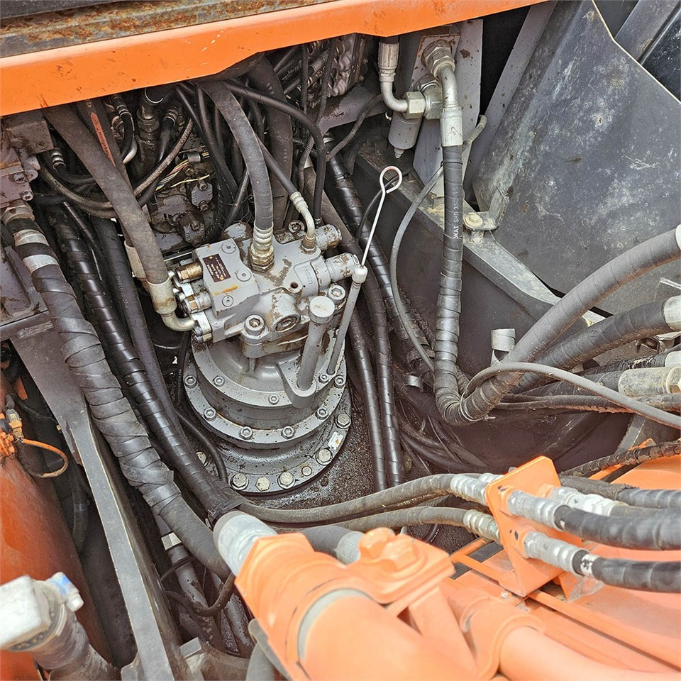 Гусеничный экскаватор Hitachi ZX210 LC-5B: фото 22