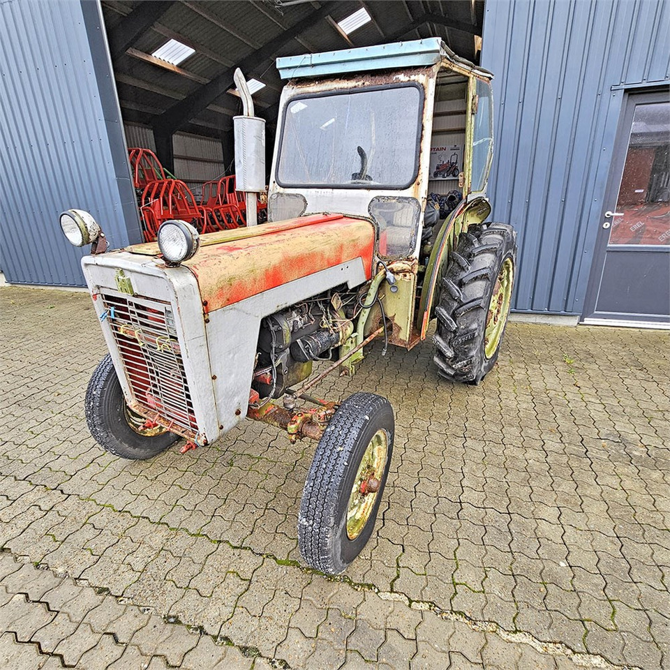 IH 276 - Трактор: фото 2 IH 276 - Трактор: фото 2