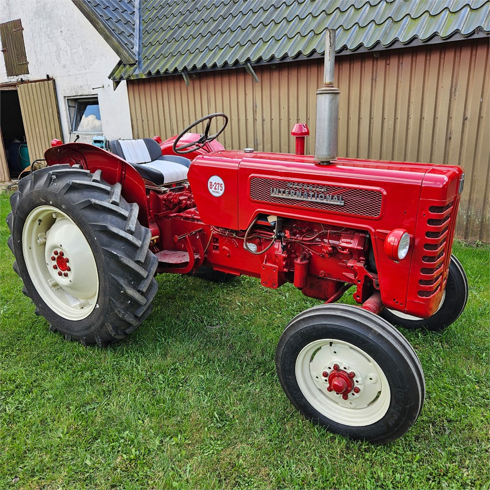 IH B-275 - Трактор: фото 3 IH B-275 - Трактор: фото 3