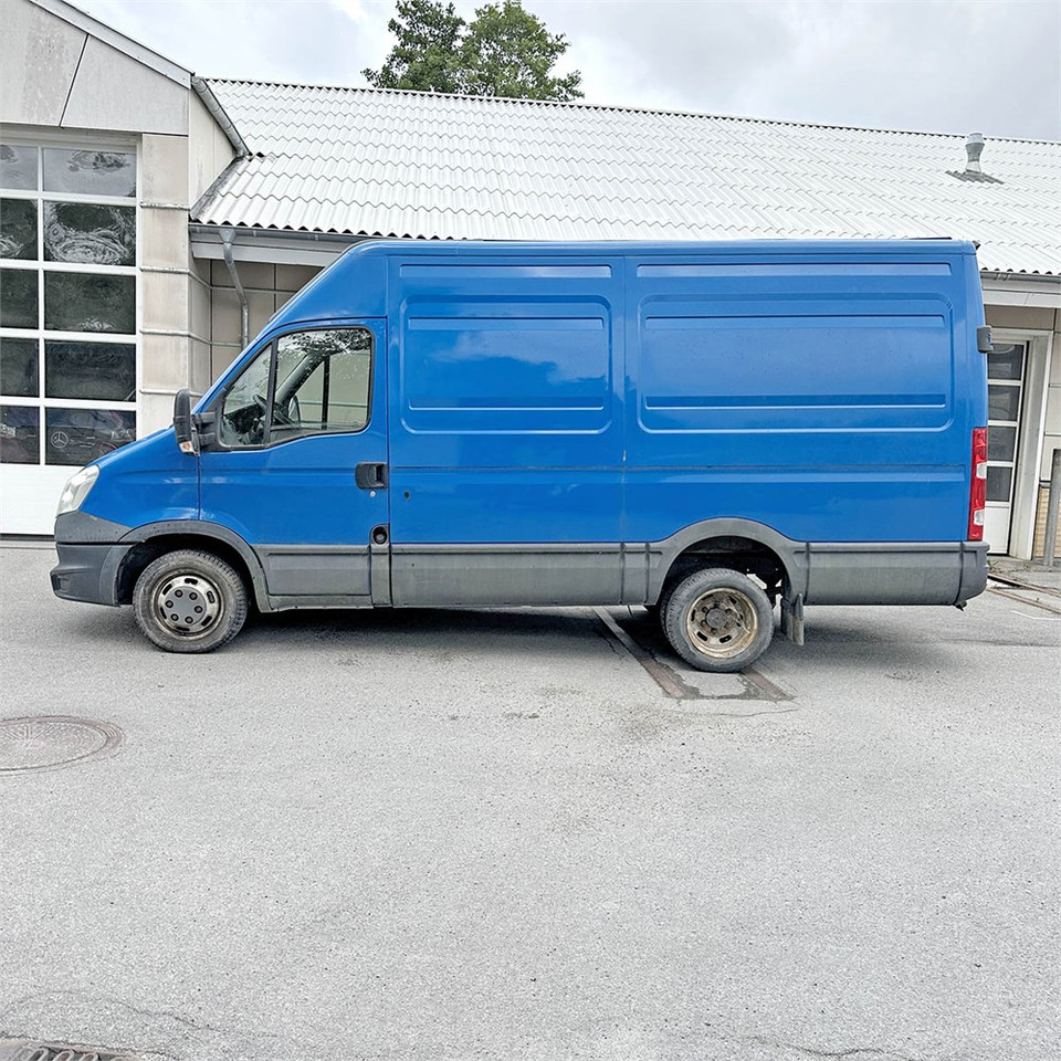 Iveco 35C15 - Цельнометаллический фургон: фото 4 Iveco 35C15 - Цельнометаллический фургон: фото 4