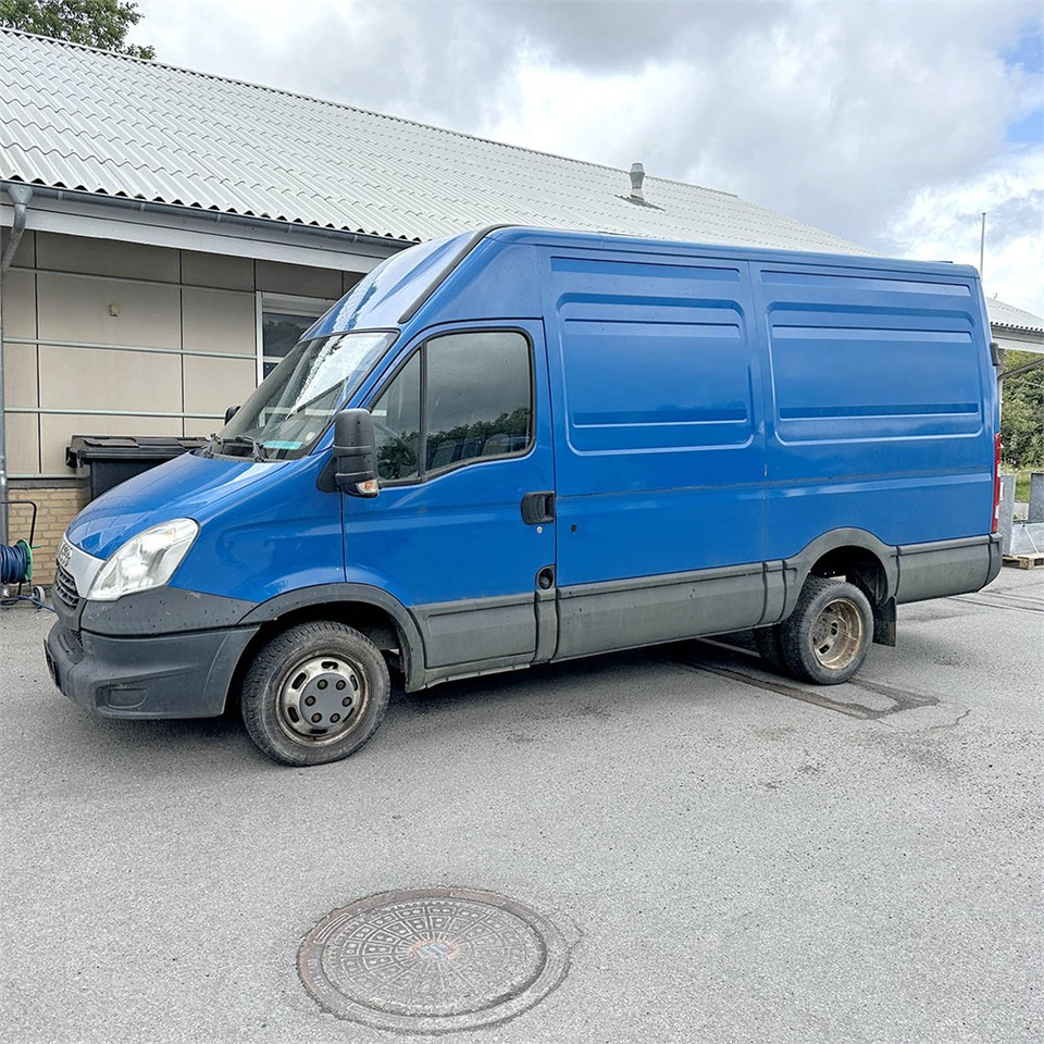 Iveco 35C15 - Цельнометаллический фургон: фото 3 Iveco 35C15 - Цельнометаллический фургон: фото 3