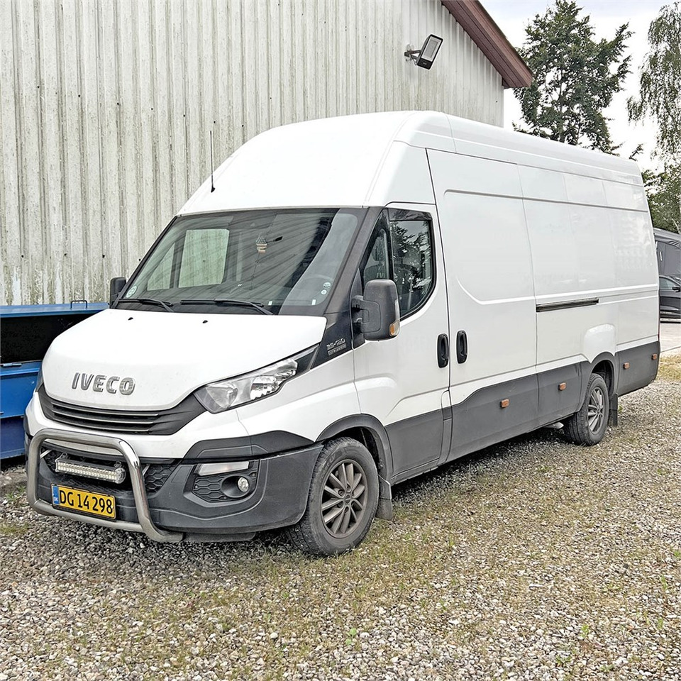 Iveco 35s18 - Цельнометаллический фургон: фото 1 Iveco 35s18 - Цельнометаллический фургон: фото 1