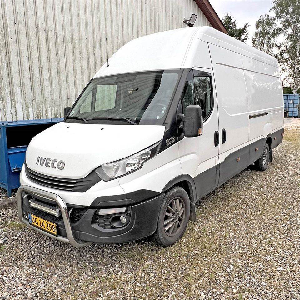 Iveco 35s18 - Цельнометаллический фургон: фото 3 Iveco 35s18 - Цельнометаллический фургон: фото 3