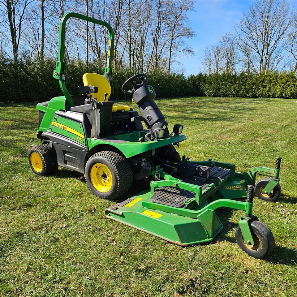 John Deere 1550 TerrainCut - Газонокосилка: фото 1 John Deere 1550 TerrainCut - Газонокосилка: фото 1