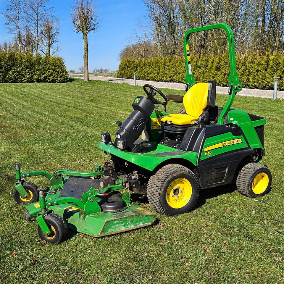John Deere 1550 TerrainCut - Газонокосилка: фото 1 John Deere 1550 TerrainCut - Газонокосилка: фото 1
