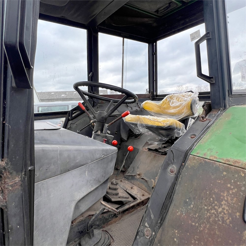 Трактор John Deere 2140: фото 15