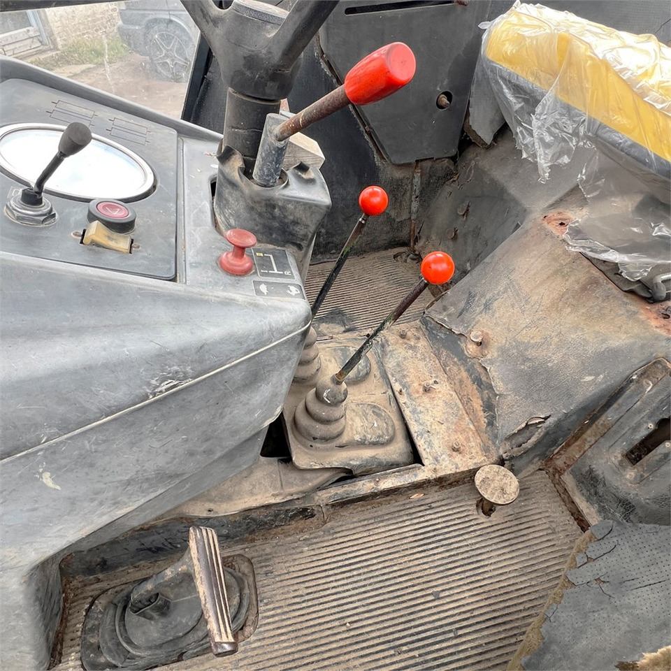 Трактор John Deere 2140: фото 18
