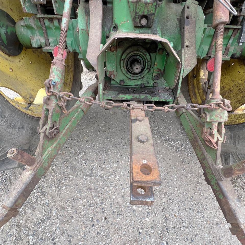 Трактор John Deere 2140: фото 28
