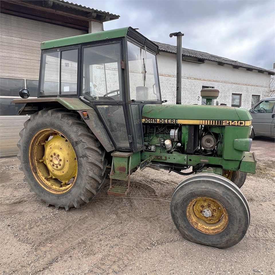 Трактор John Deere 2140: фото 7