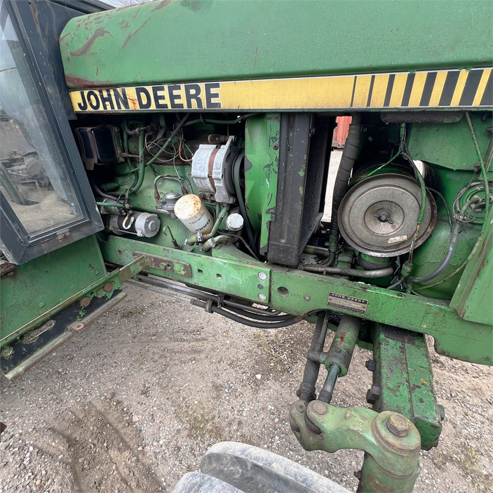 Трактор John Deere 2140: фото 29