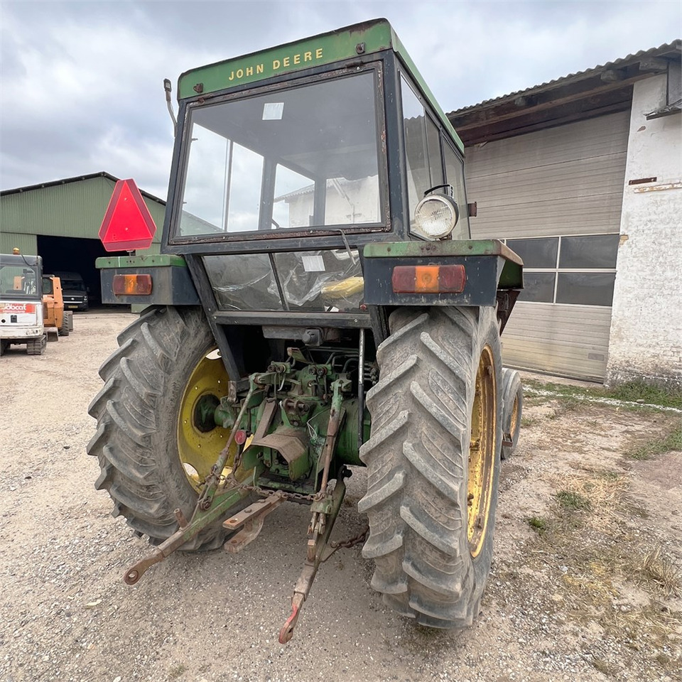 Трактор John Deere 2140: фото 10