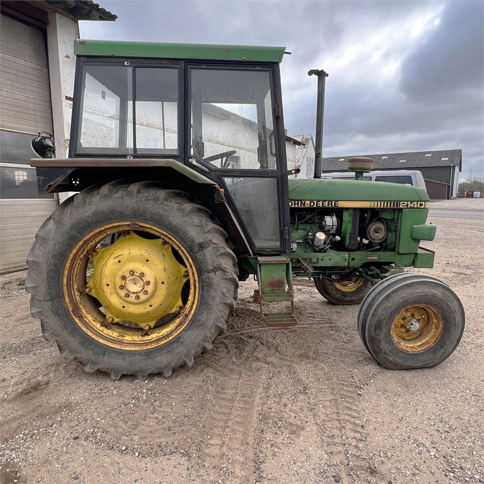Трактор John Deere 2140: фото 8