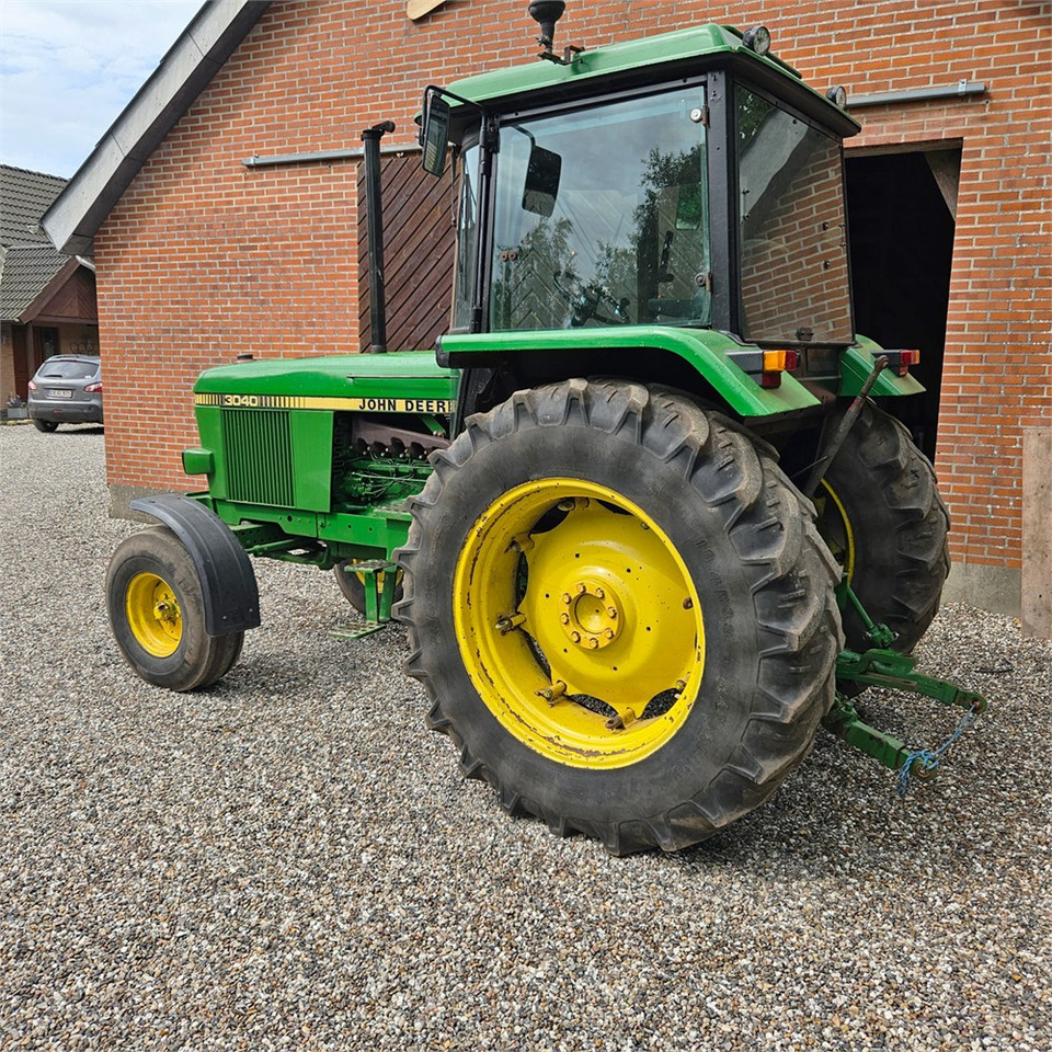 John Deere 3040 - Трактор: фото 3 John Deere 3040 - Трактор: фото 3
