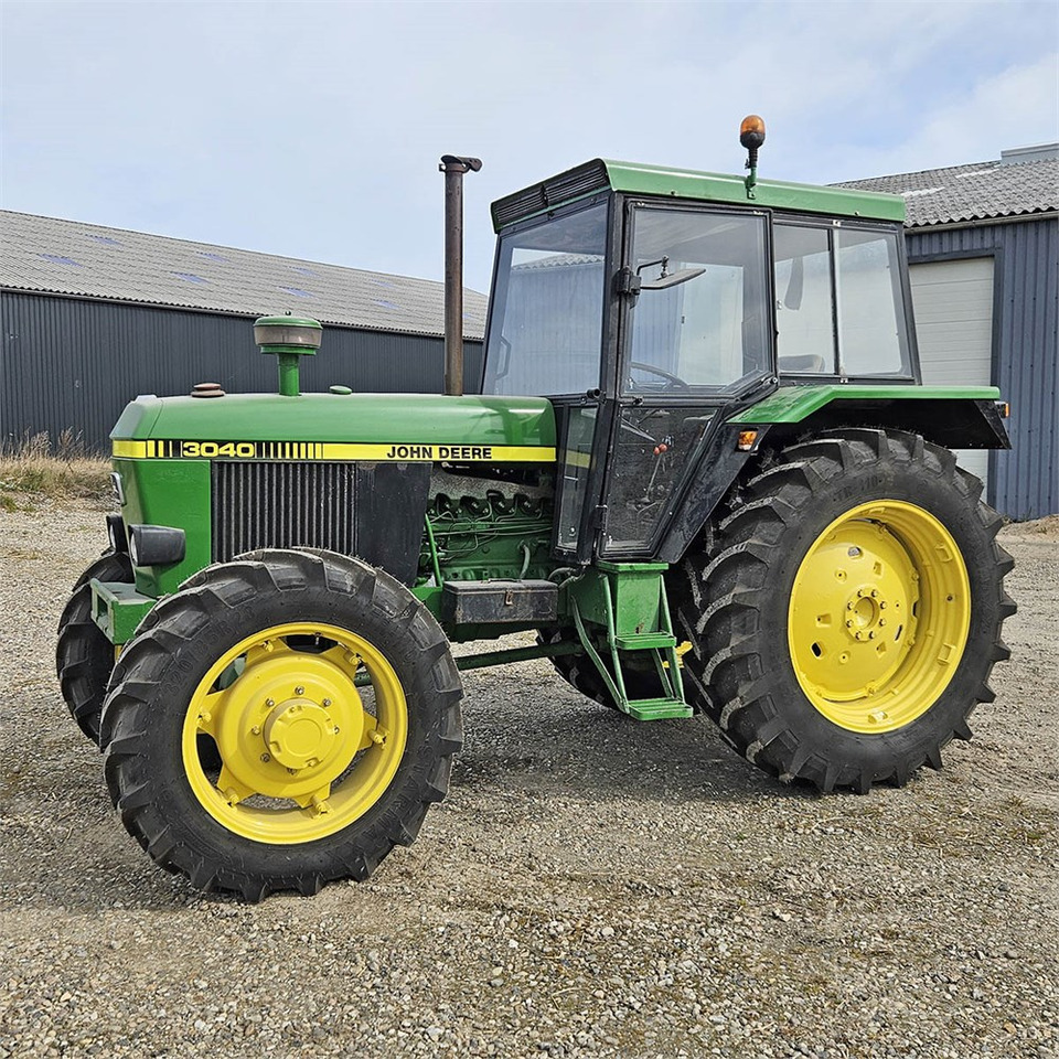 John Deere 3040 - Трактор: фото 1 John Deere 3040 - Трактор: фото 1