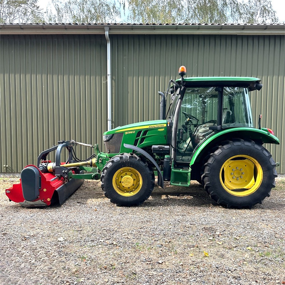 John Deere 5058 E - Трактор: фото 4 John Deere 5058 E - Трактор: фото 4