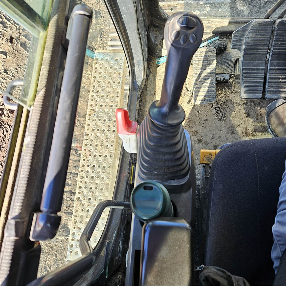 Гусеничный экскаватор Komatsu PC210: фото 17