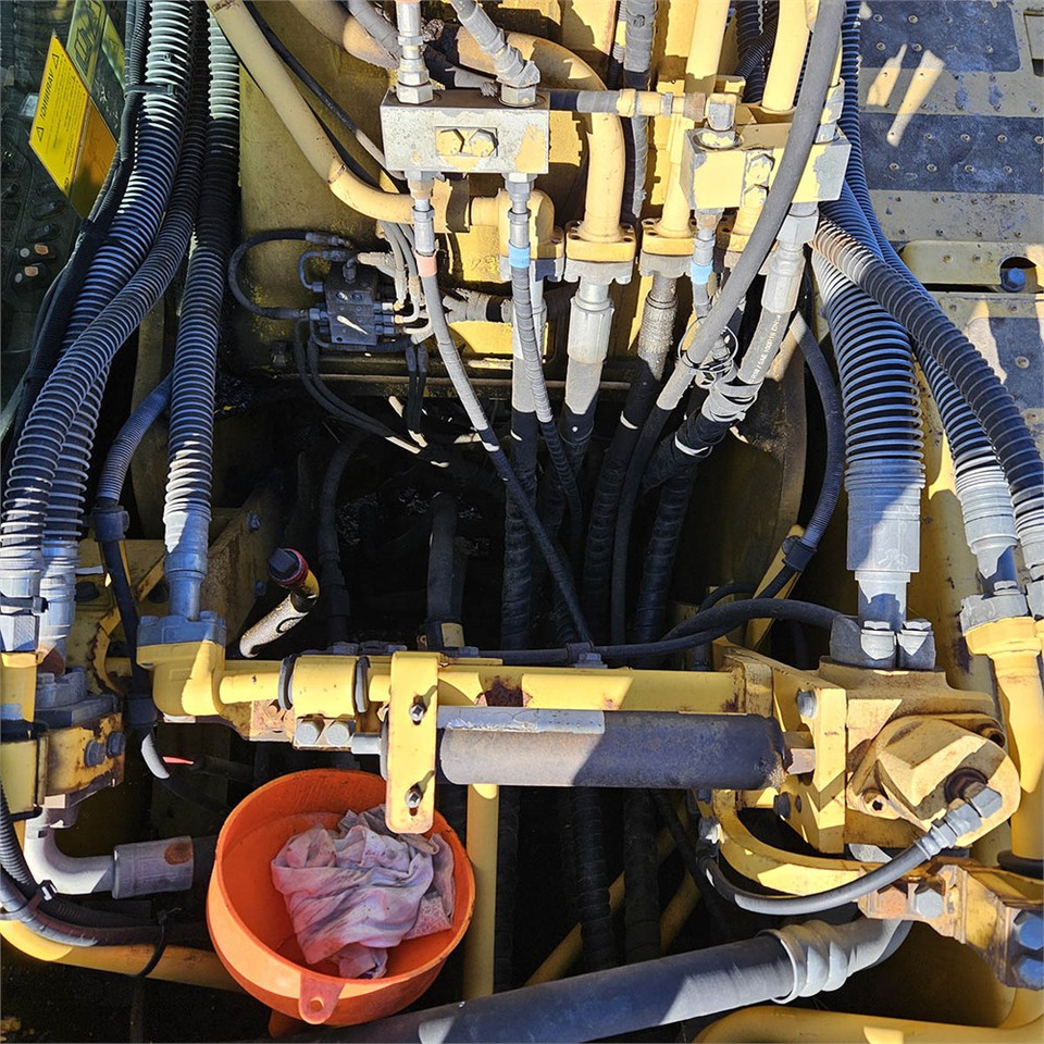 Гусеничный экскаватор Komatsu PC210: фото 33