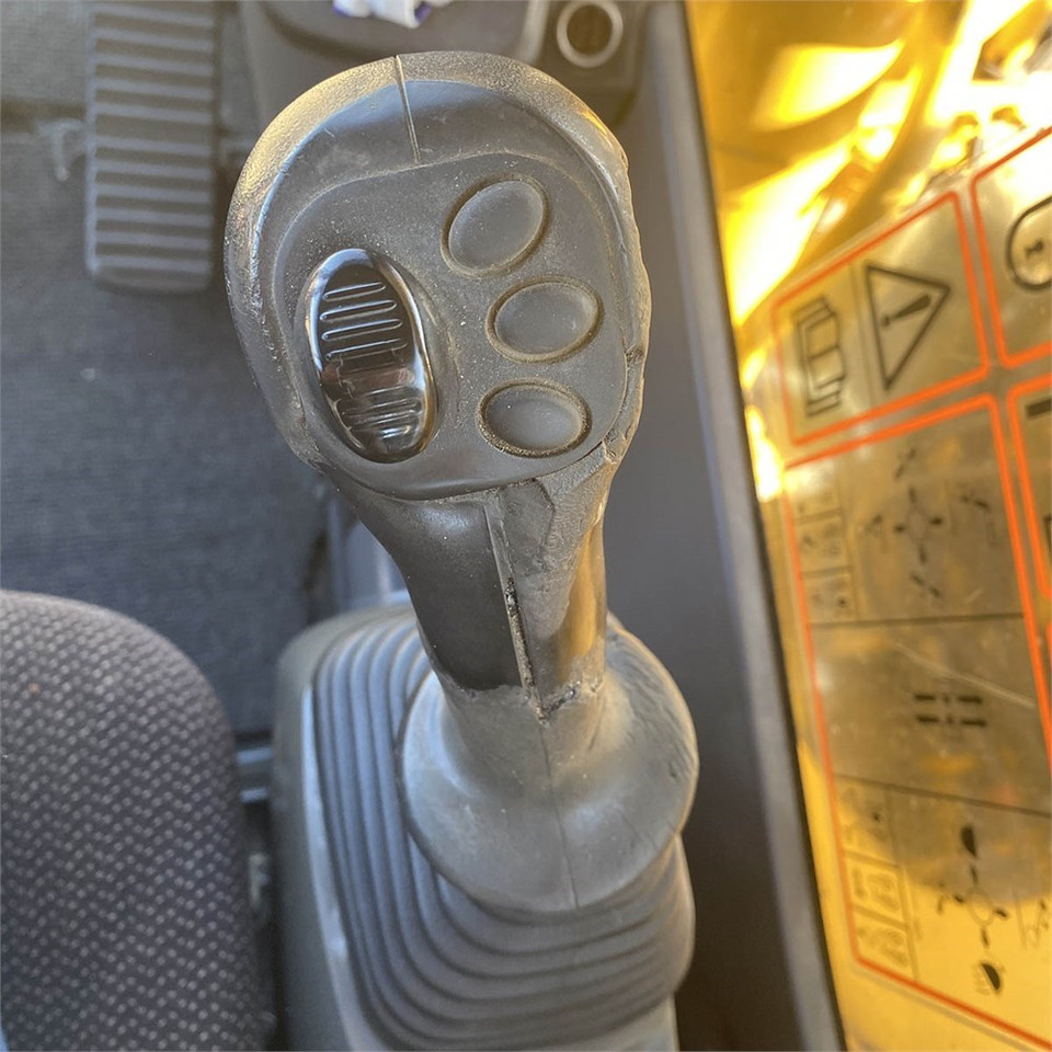 Гусеничный экскаватор Komatsu PC210 LC-8K: фото 16 Гусеничный экскаватор Komatsu PC210 LC-8K: фото 16