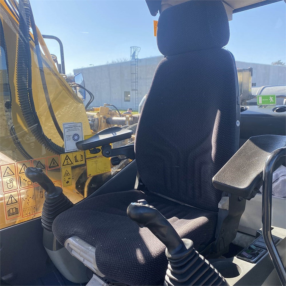 Гусеничный экскаватор Komatsu PC210 LC-8K: фото 14 Гусеничный экскаватор Komatsu PC210 LC-8K: фото 14