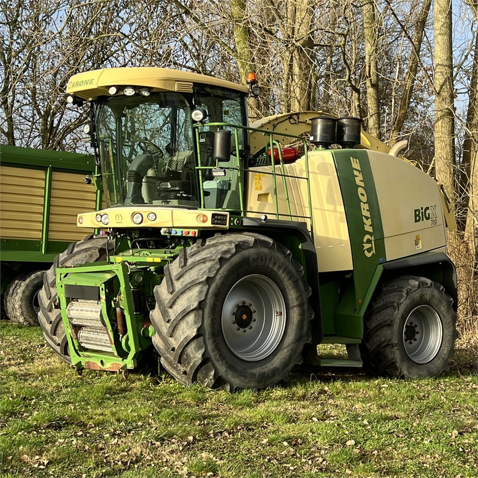 Krone Big X 700 - Кормоуборочный комбайн: фото 1 Krone Big X 700 - Кормоуборочный комбайн: фото 1