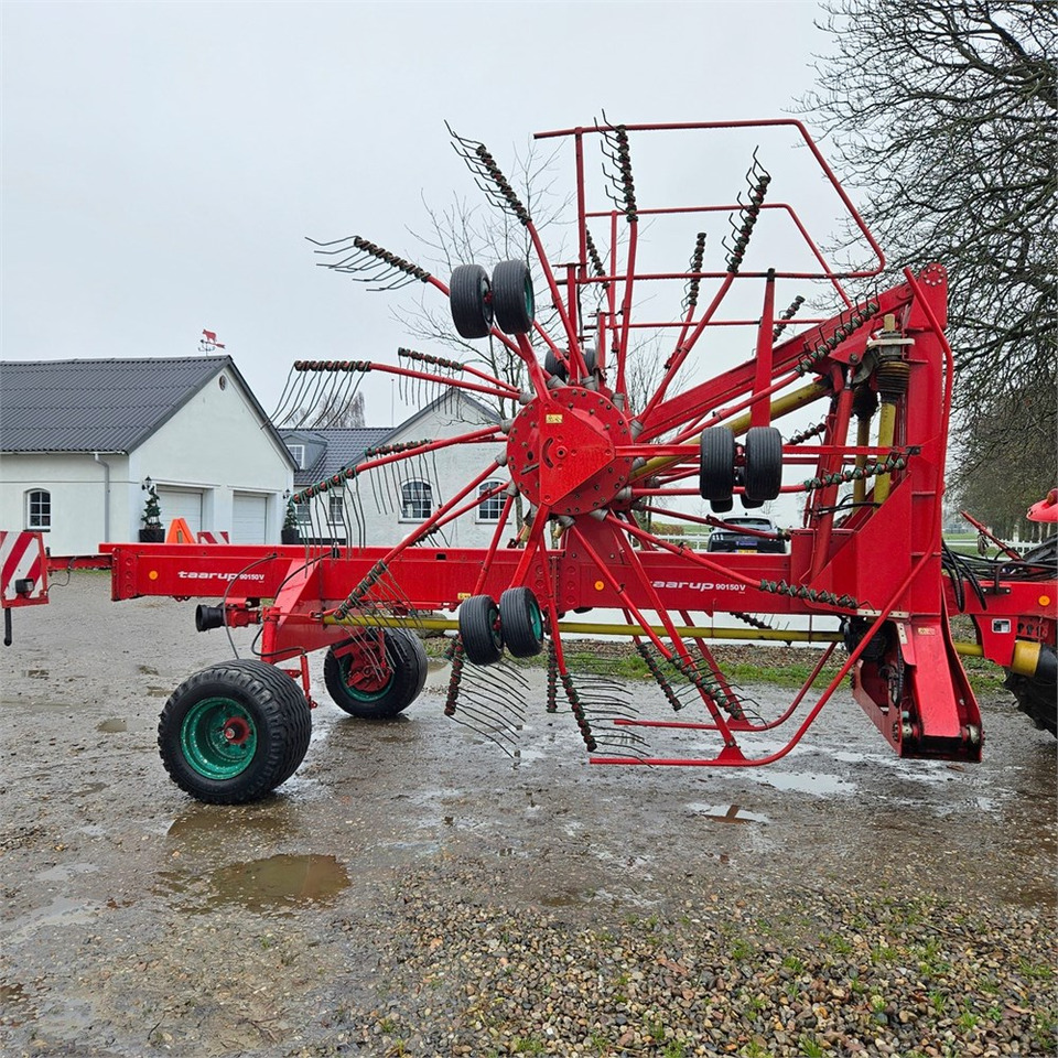 Kverneland Taarup 90150 V - Техника для сенозаготовки: фото 1 Kverneland Taarup 90150 V - Техника для сенозаготовки: фото 1