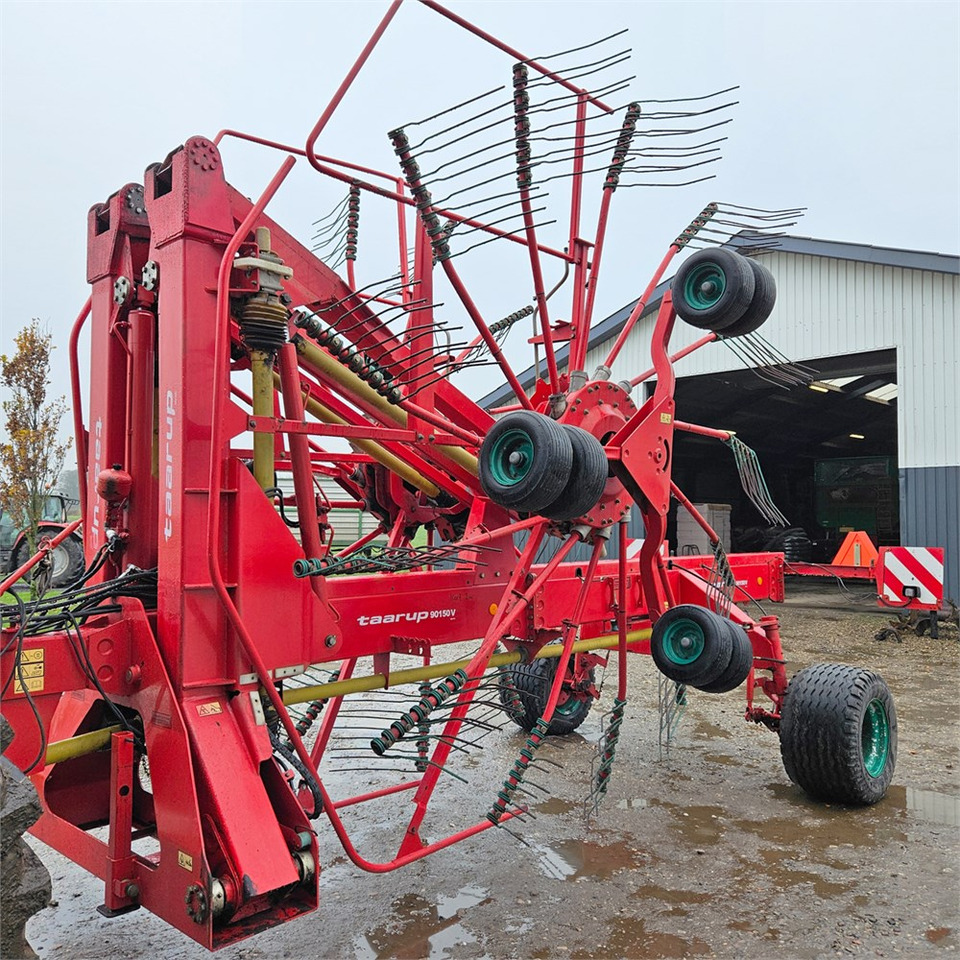 Kverneland Taarup 90150 V - Техника для сенозаготовки: фото 4 Kverneland Taarup 90150 V - Техника для сенозаготовки: фото 4