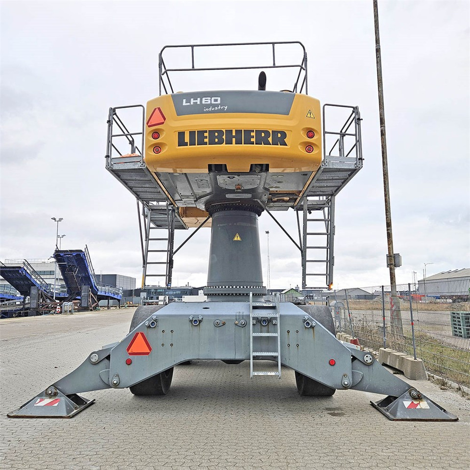 Liebherr LH 60 M Litronic High Rise - Перегружатель: фото 4 Liebherr LH 60 M Litronic High Rise - Перегружатель: фото 4