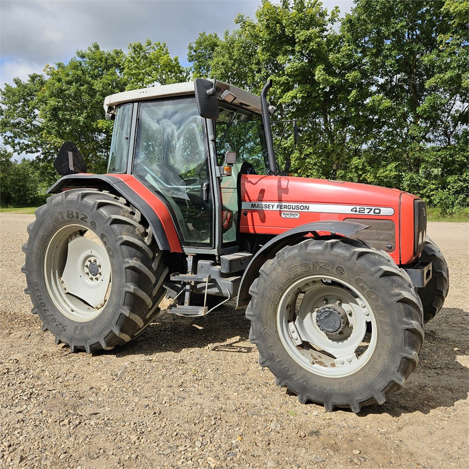 Massey Ferguson 4270 - Трактор: фото 1 Massey Ferguson 4270 - Трактор: фото 1