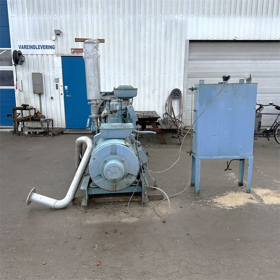 Mercedes emergency power generator C4 - Электрогенератор: фото 4 Mercedes emergency power generator C4 - Электрогенератор: фото 4