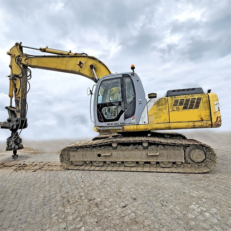 New Holland E265 - Гусеничный экскаватор: фото 1 New Holland E265 - Гусеничный экскаватор: фото 1
