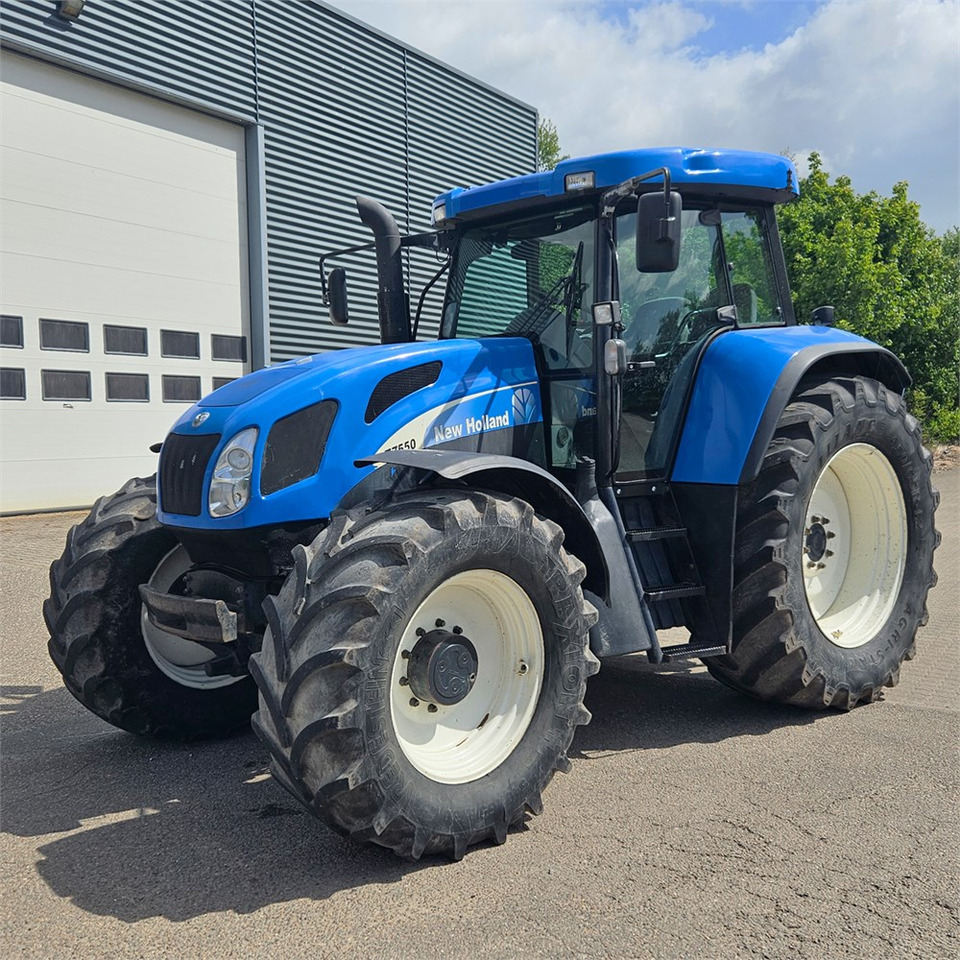 New Holland T7550 - Трактор: фото 1 New Holland T7550 - Трактор: фото 1