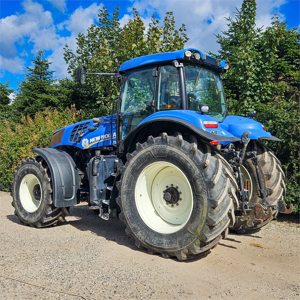 New Holland T8.390 - Трактор: фото 3 New Holland T8.390 - Трактор: фото 3