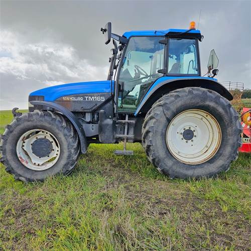 New Holland TM165 - Трактор: фото 1 New Holland TM165 - Трактор: фото 1