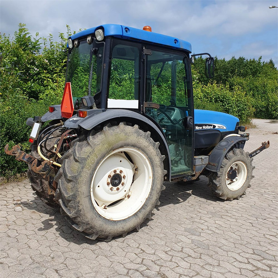 New Holland TN75 V - Трактор: фото 4 New Holland TN75 V - Трактор: фото 4