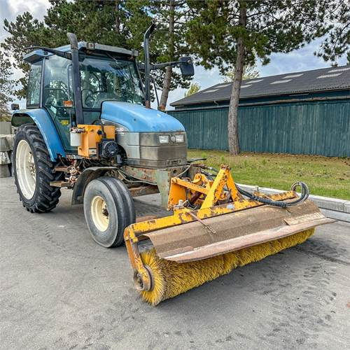 New Holland TS90 - Трактор: фото 1 New Holland TS90 - Трактор: фото 1