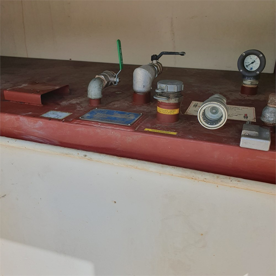 Roug A/S 2000 liter - Резервуар для хранения: фото 4 Roug A/S 2000 liter - Резервуар для хранения: фото 4