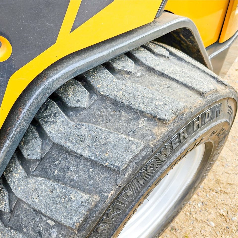 Колёсный погрузчик Schaeff 2445: фото 34 Колёсный погрузчик Schaeff 2445: фото 34