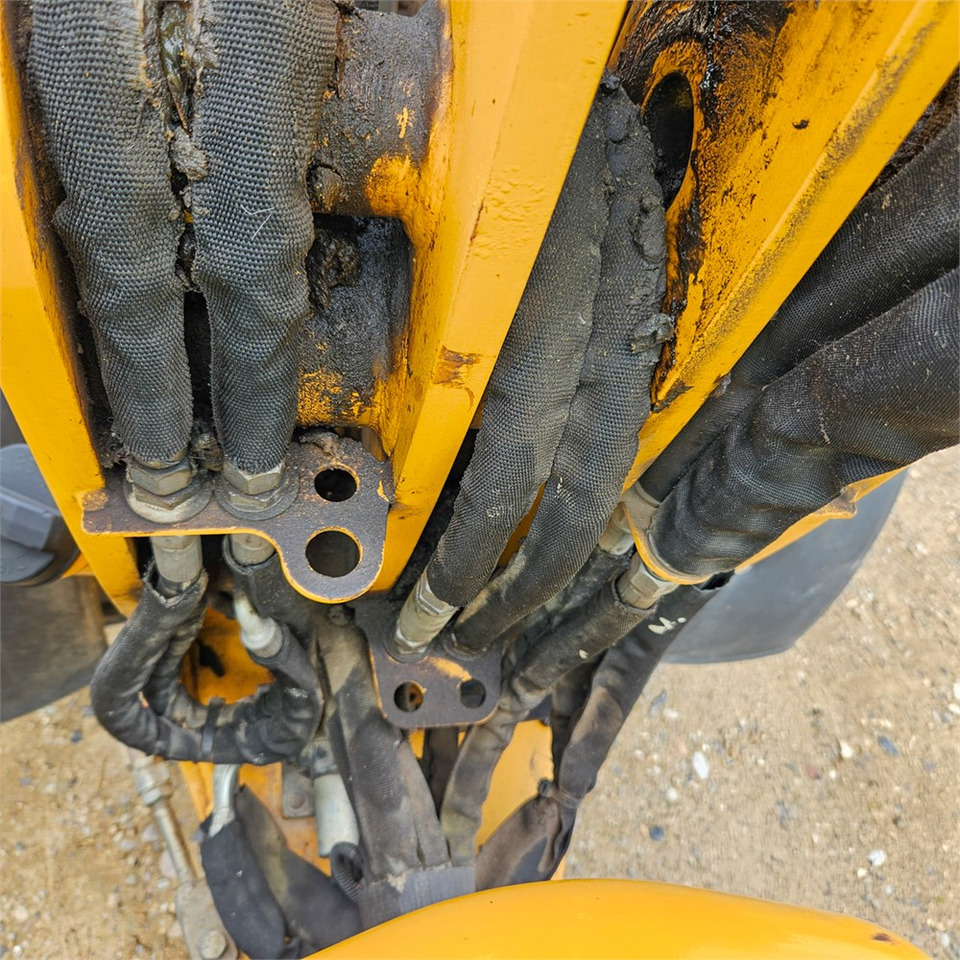 Колёсный погрузчик Schaeff 2445: фото 17 Колёсный погрузчик Schaeff 2445: фото 17