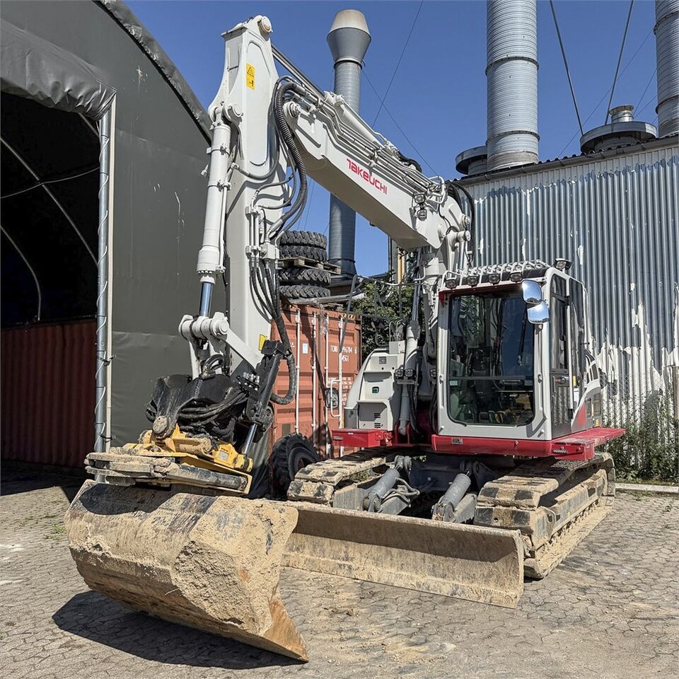 Takeuchi TB2150 R - Мини-экскаватор: фото 5 Takeuchi TB2150 R - Мини-экскаватор: фото 5