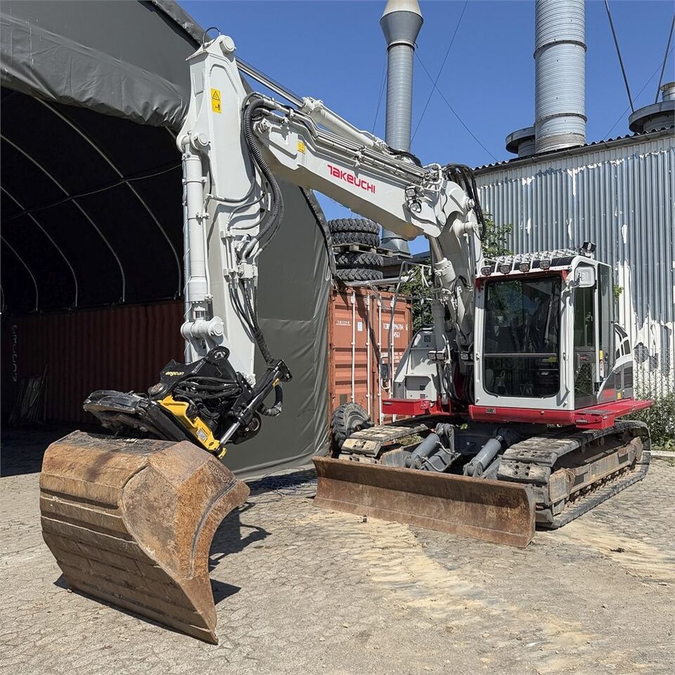 Takeuchi TB2150 R - Гусеничный экскаватор: фото 5 Takeuchi TB2150 R - Гусеничный экскаватор: фото 5