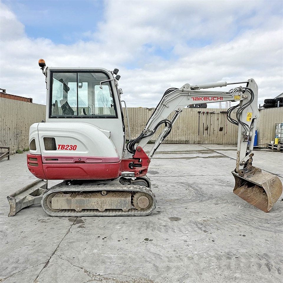 Мини-экскаватор Takeuchi TB230: фото 7