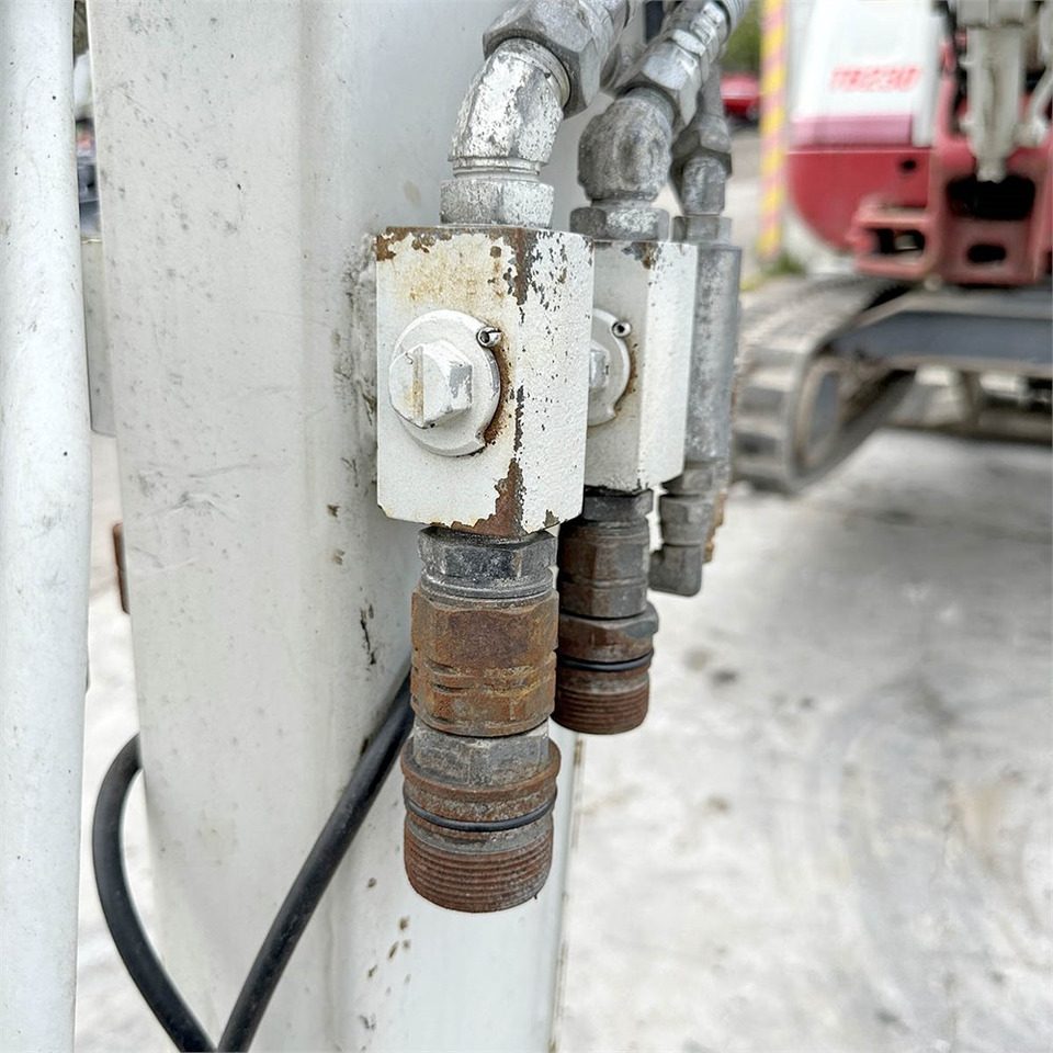 Мини-экскаватор Takeuchi TB230: фото 28