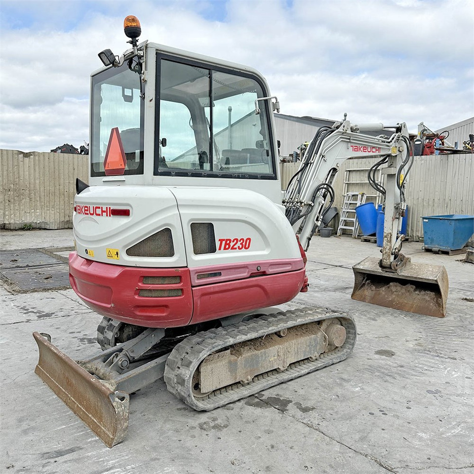 Мини-экскаватор Takeuchi TB230: фото 6