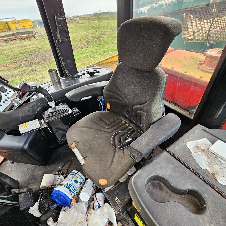 Техника для внесения удобрений Terragator 2104: фото 9