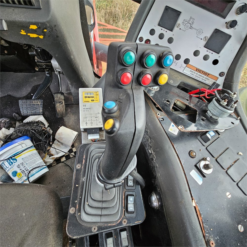 Техника для внесения удобрений Terragator 2104: фото 10