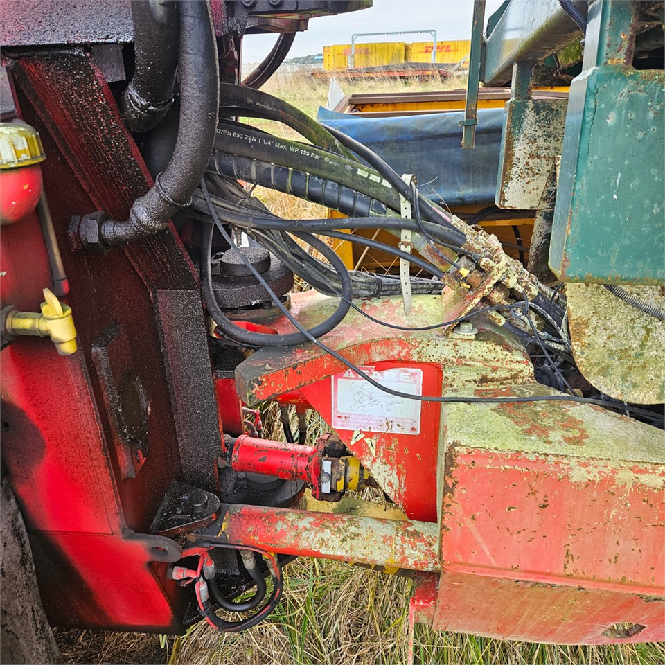 Техника для внесения удобрений Terragator 2104: фото 15