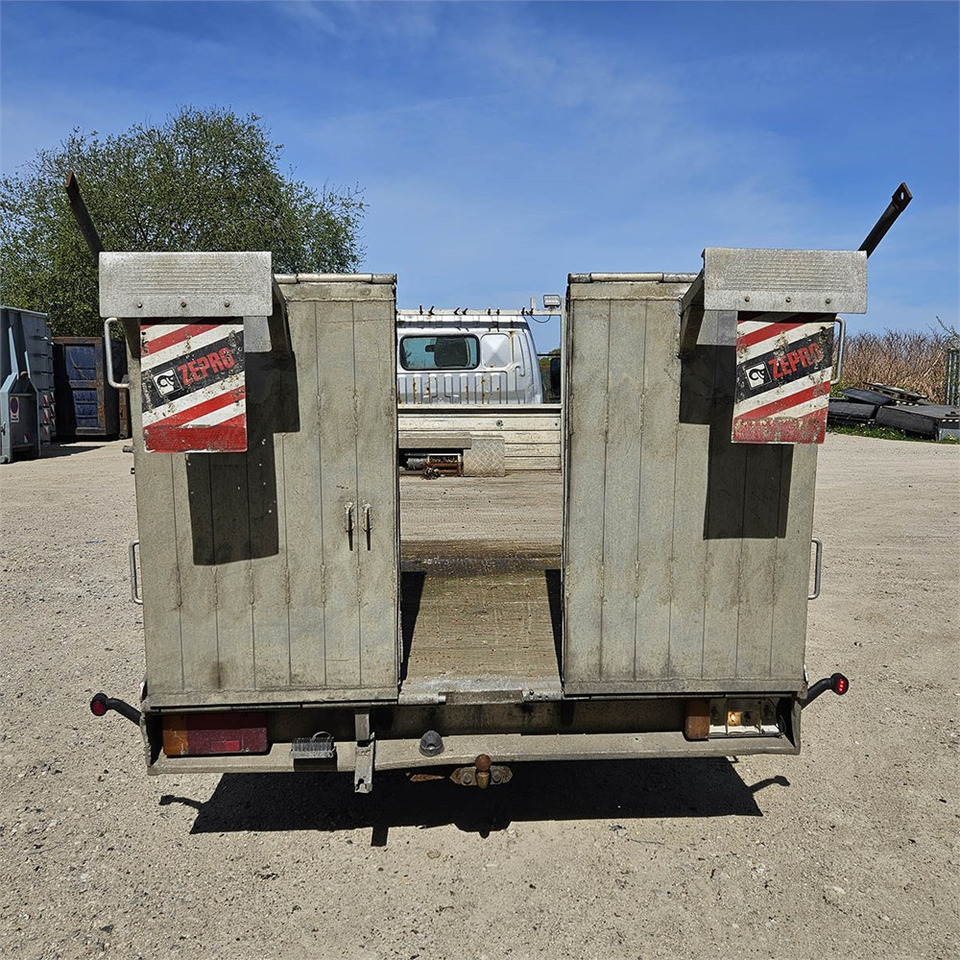 Toyota Dyna - Грузовик бортовой/ Платформа: фото 4 Toyota Dyna - Грузовик бортовой/ Платформа: фото 4