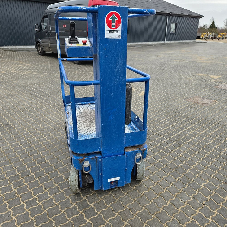 UpRight TM12 - Вертикальный мачтовый подъемник: фото 3 UpRight TM12 - Вертикальный мачтовый подъемник: фото 3