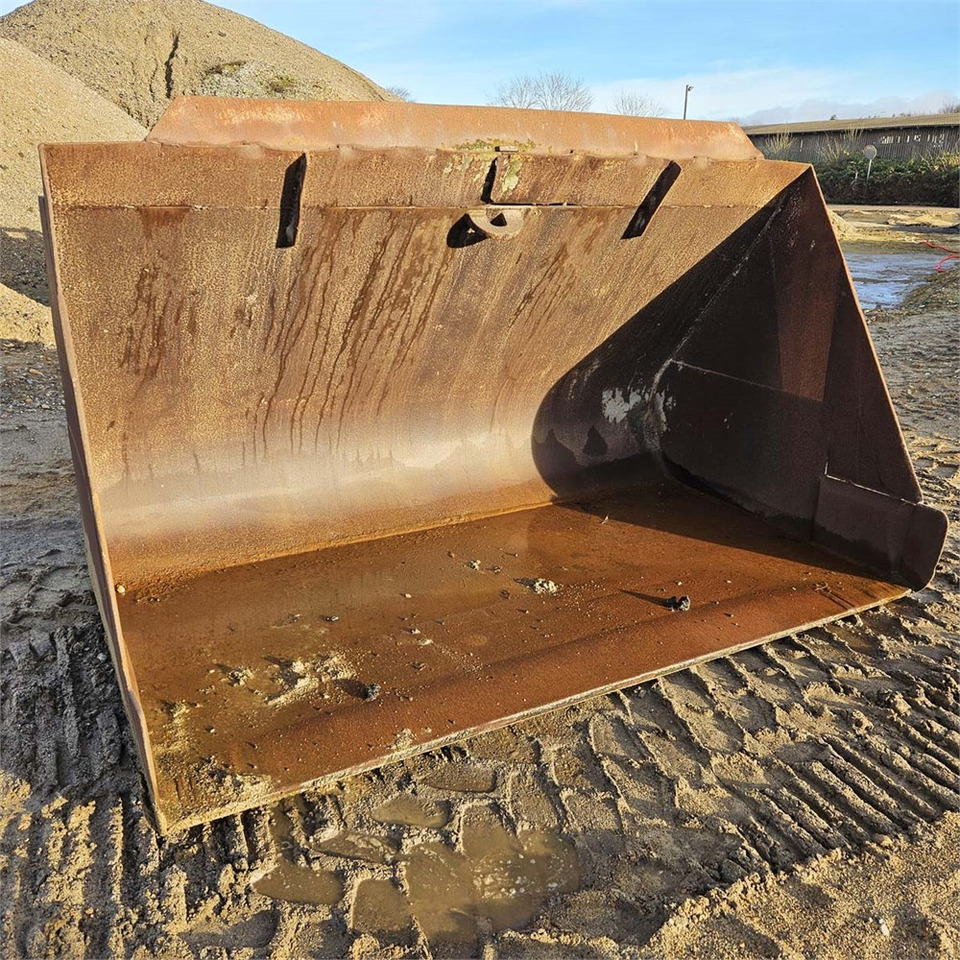 Volvo 3,8m3 - Ковш для погрузчика: фото 2 Volvo 3,8m3 - Ковш для погрузчика: фото 2